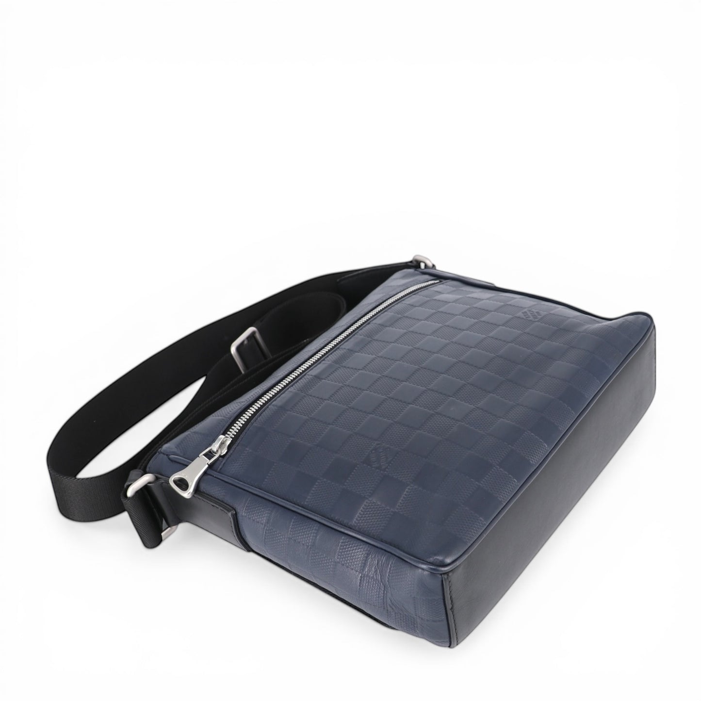 Louis Vuitton District PM Damier Infini Messenger