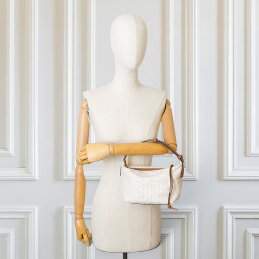 Loewe Cubi Anagram beige