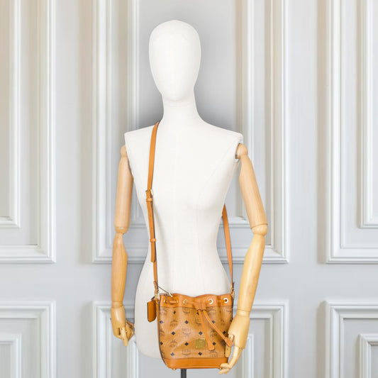 MCM Heritage Beuteltasche Visetos cognac