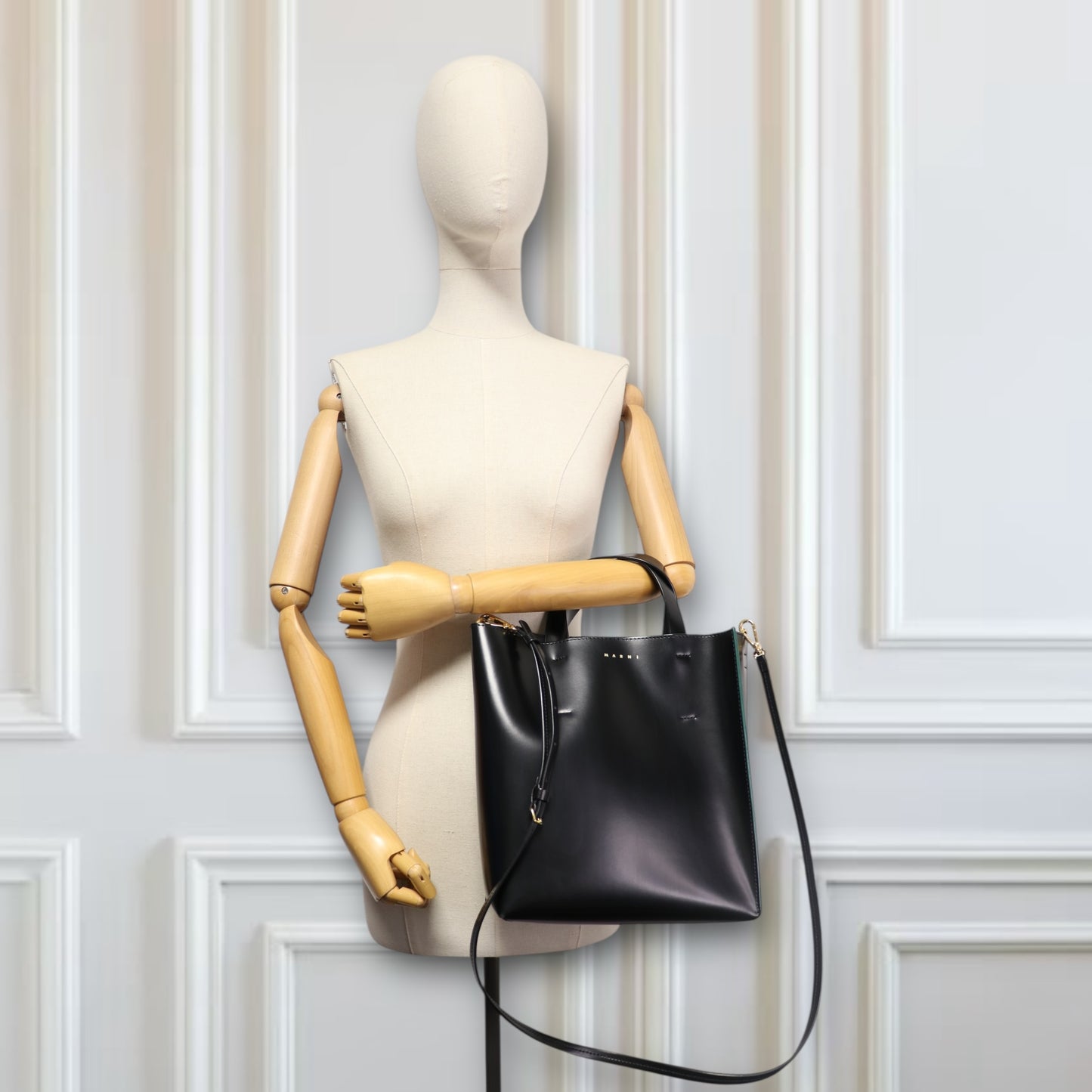 Marni Museo small Two-way schwarz