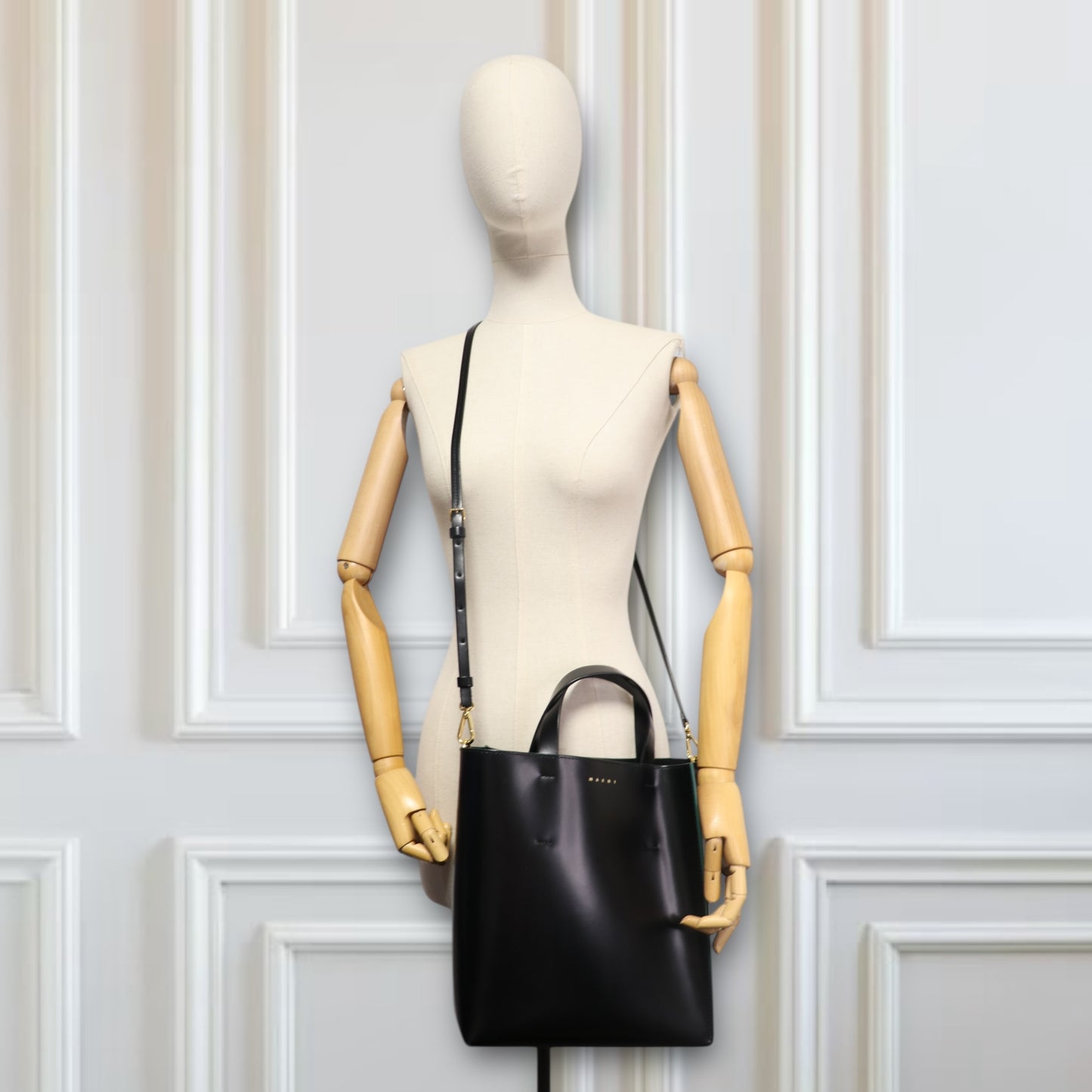 Marni Museo small Two-way schwarz