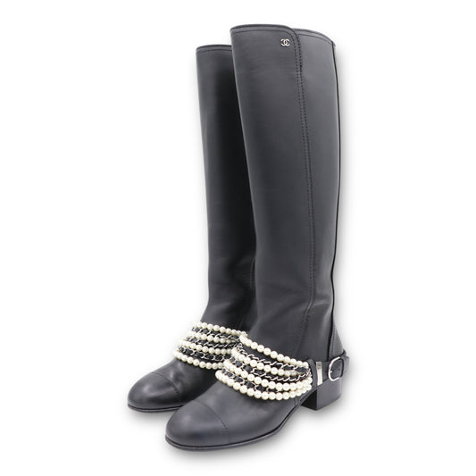Chanel Stiefel schwarz m. Perlen Gr. 37.5