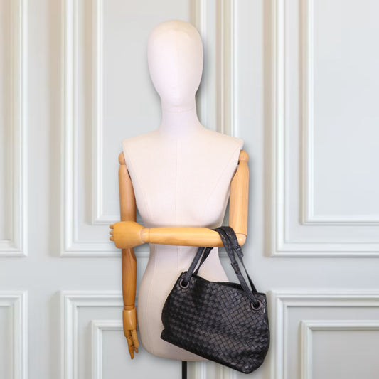 Bottega Veneta Small Garda Intrecciato schwarz