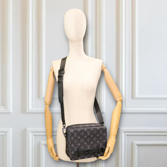 Louis Vuitton Steamer Messenger eclipse