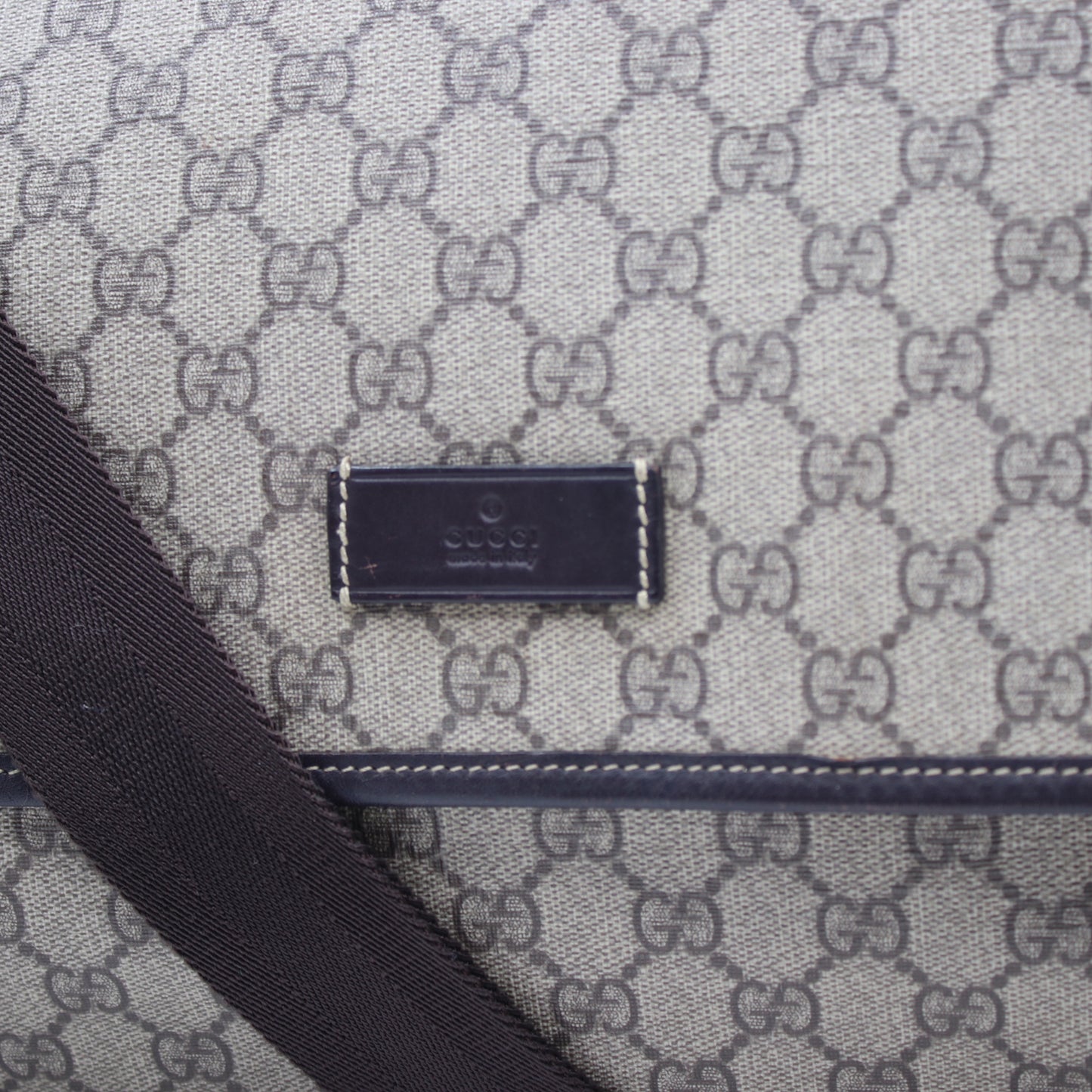 Gucci Messenger GG