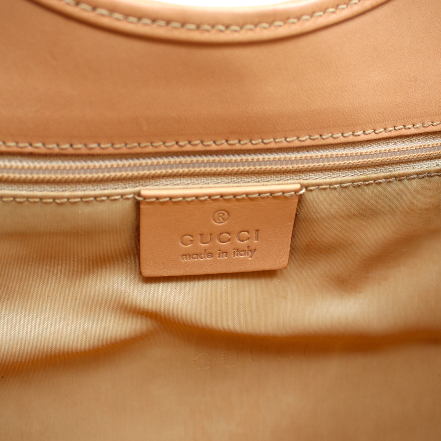 Gucci Bardot beige