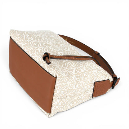 Loewe Cubi Anagram beige