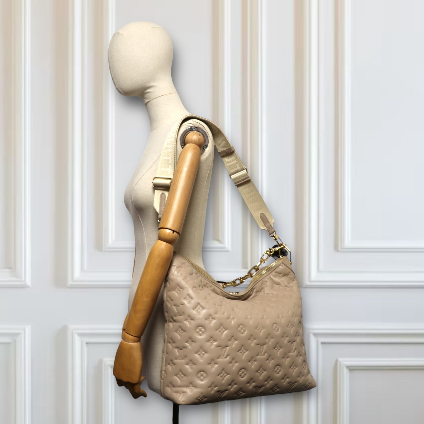 Louis Vuitton Coussin Hobo MM Galet