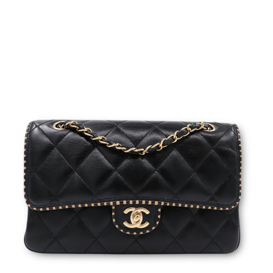 Chanel Timeless medium schwarz contrast piping