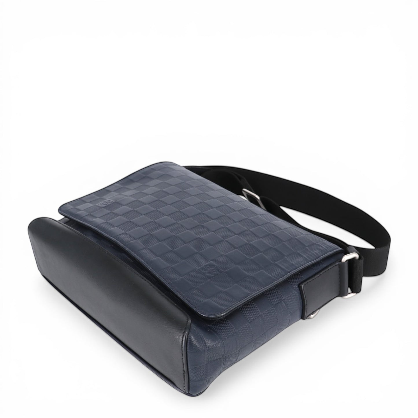 Louis Vuitton District PM Damier Infini Messenger
