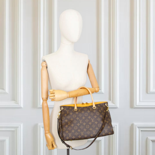 Louis Vuitton Pallas MM Monogram safran
