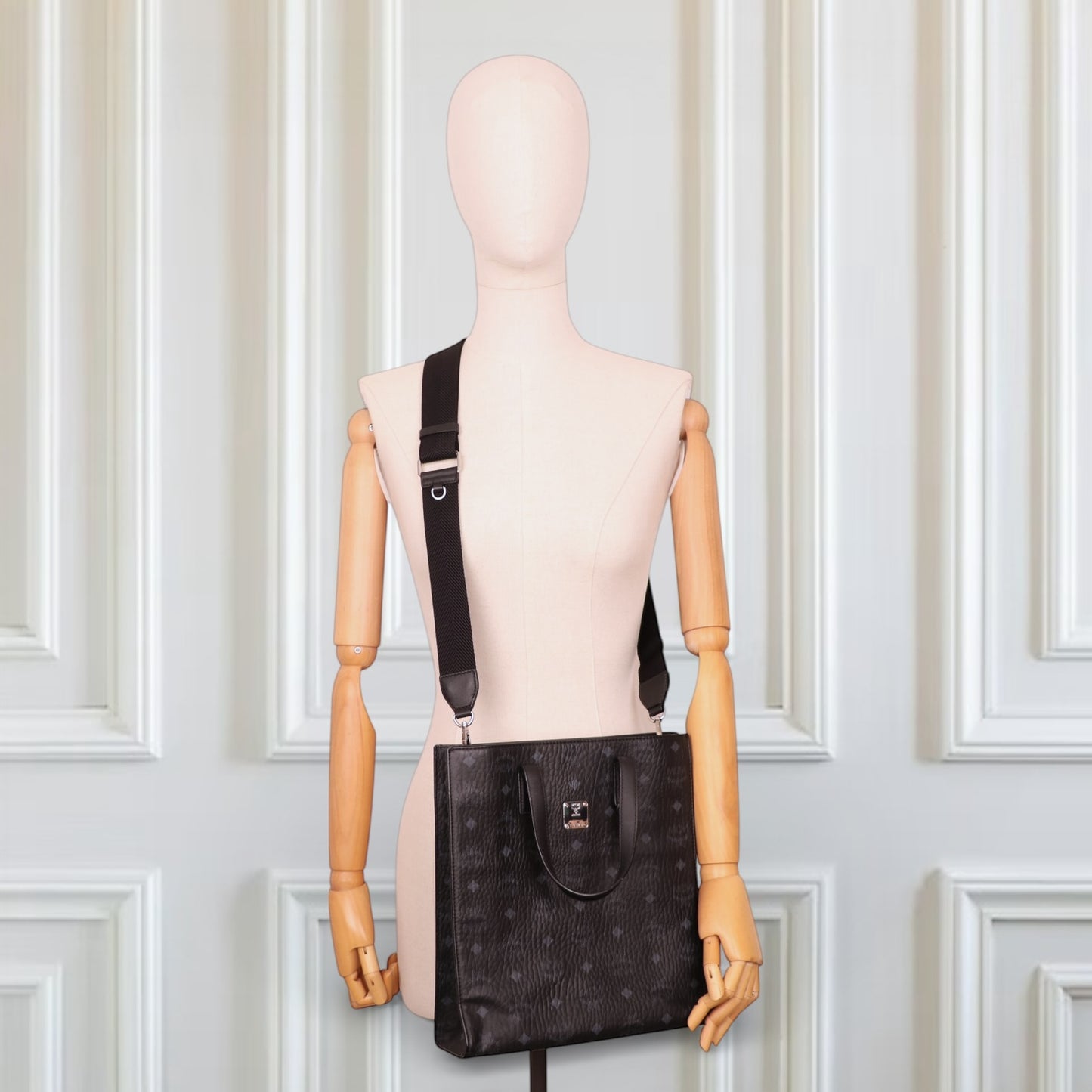 MCM Small Aren Two-way Visetos schwarz