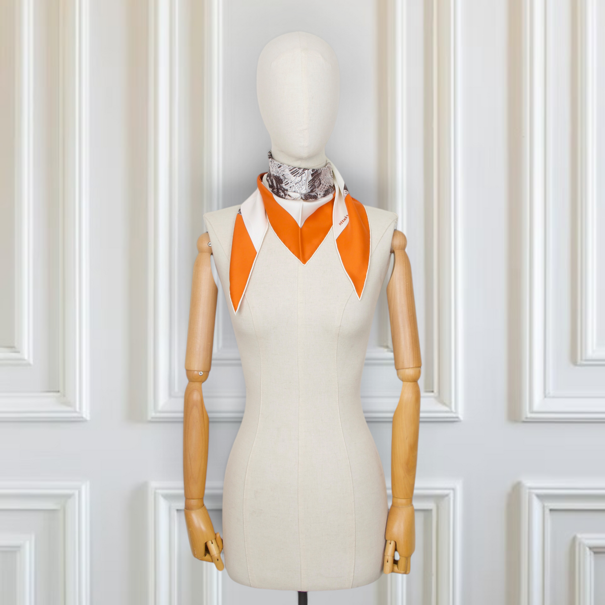 Hermès Pointe “Regarde Paris” orange