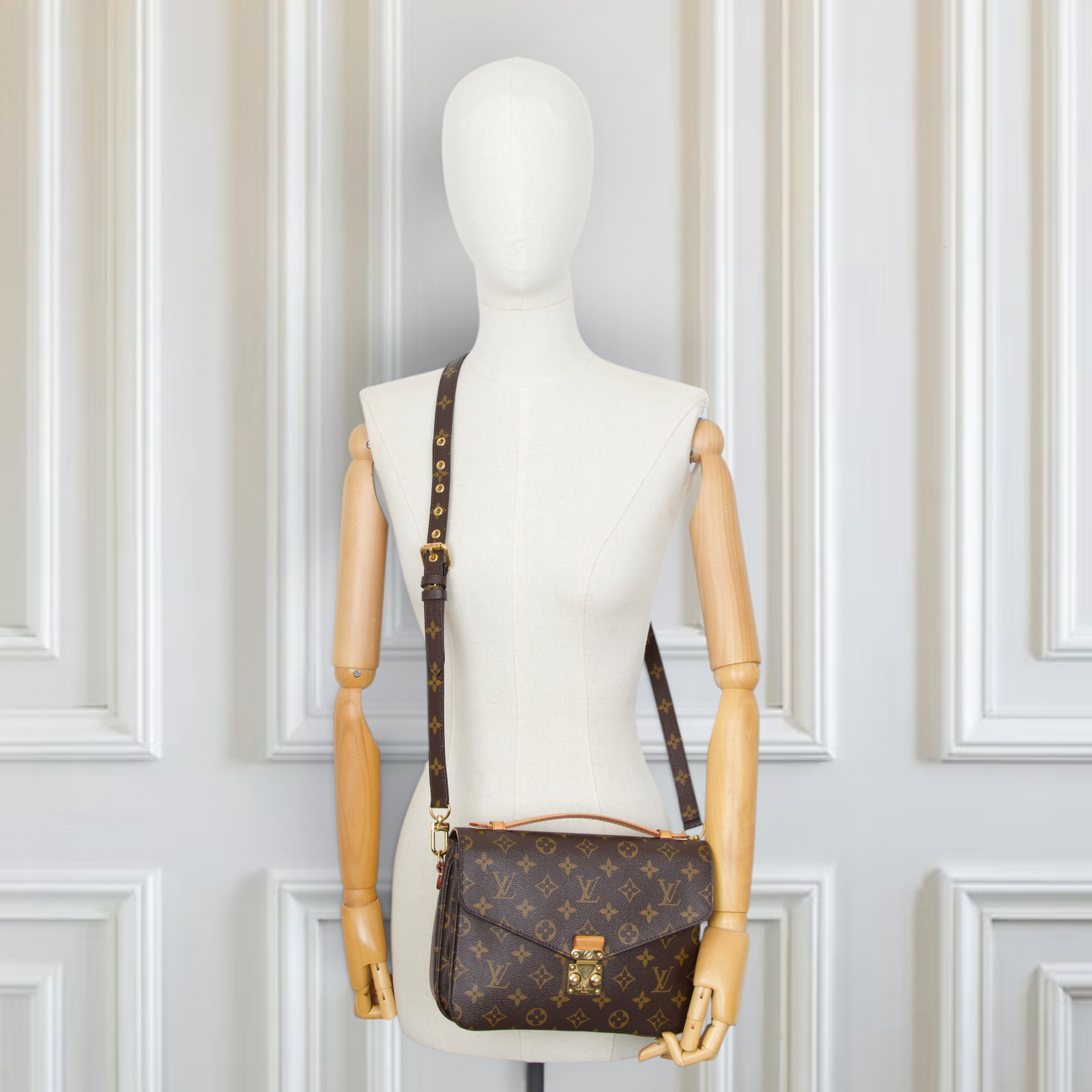 Louis Vuitton Pochette Métis Monogram