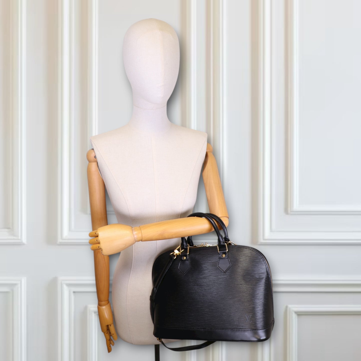 Louis Vuitton Alma PM Epi schwarz mit Schulterriemen