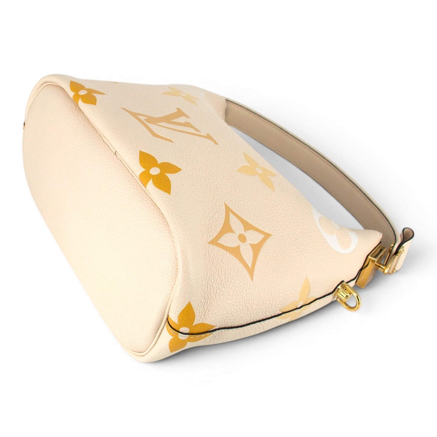 Louis Vuitton Marshmallow PM empreinte by the pool
