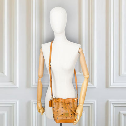 MCM Heritage Beuteltasche Visetos cognac