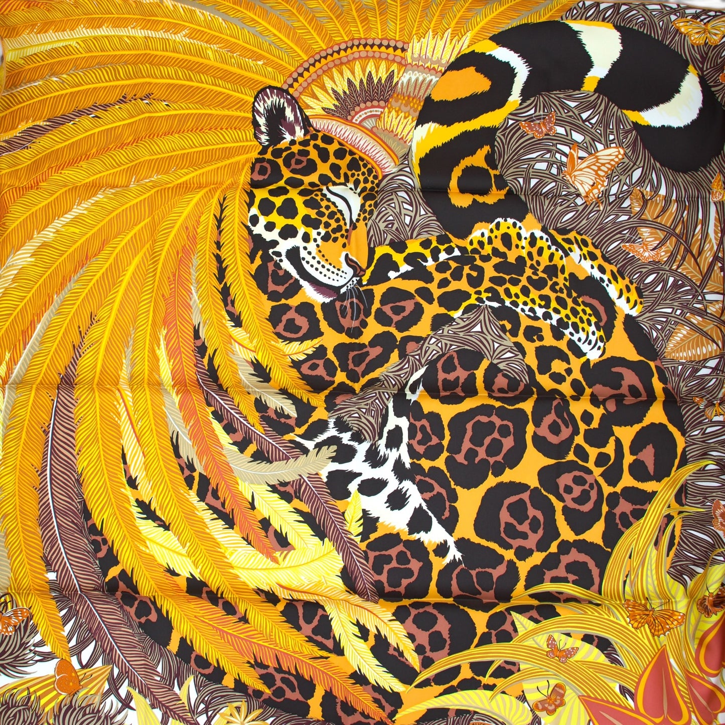 Hermès Carré "Jaguar Quetzal" gelb