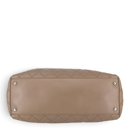 Chanel Shopper CC Matelassé taupe