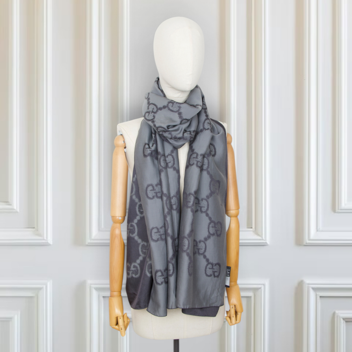 Gucci Wendeschal GG grau