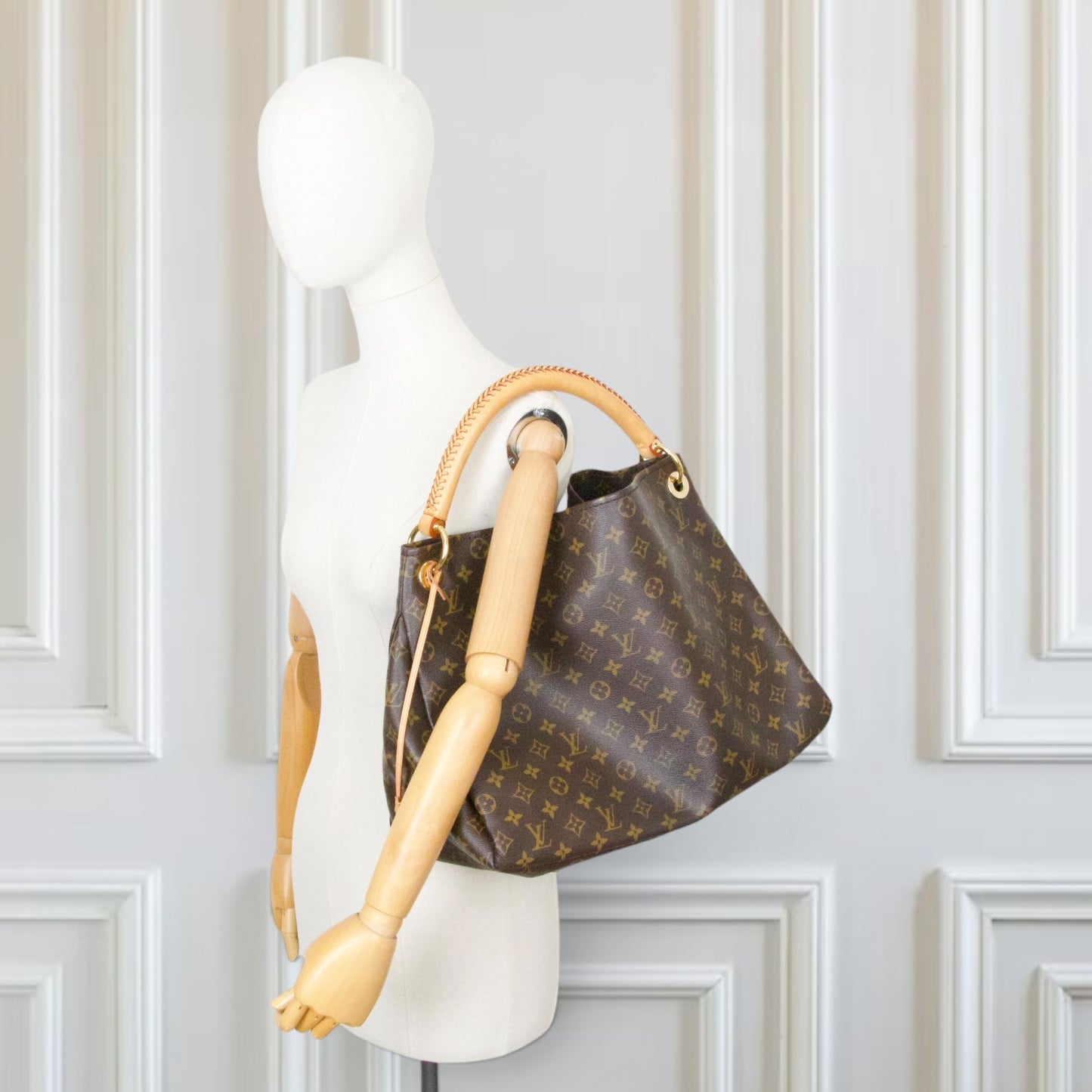 Louis Vuitton Artsy Monogram