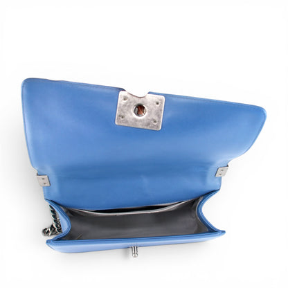 Chanel Medium Boy blau RHW