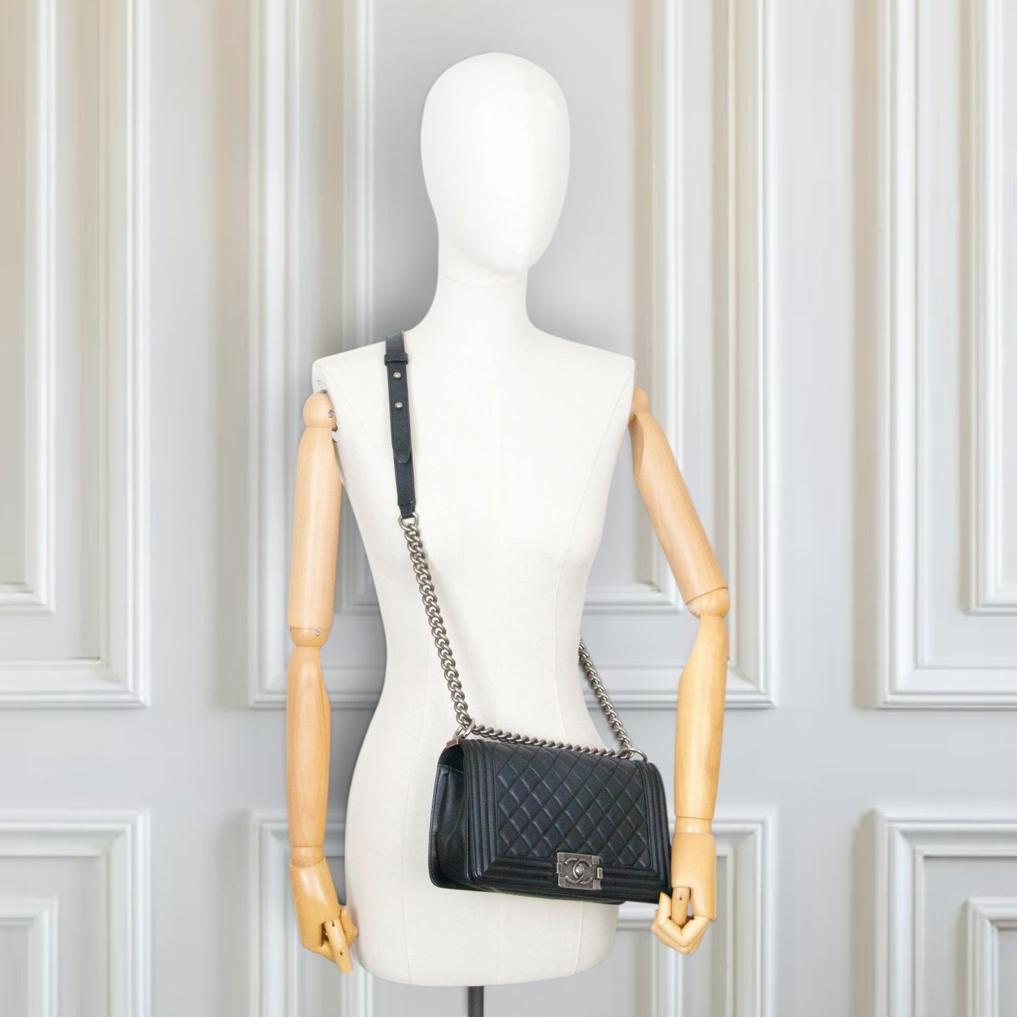 Chanel Medium Boy schwarz RHW