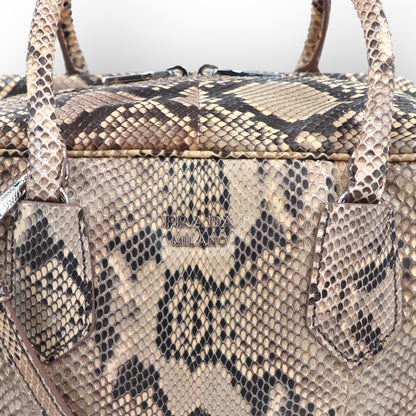 Prada Two-way Python