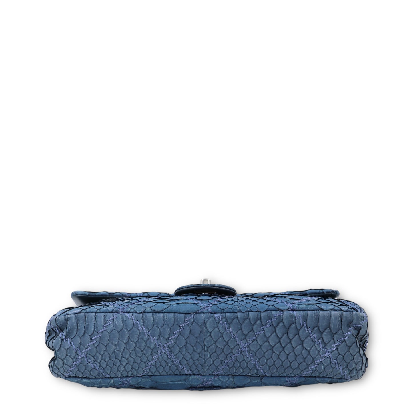 Chanel Ultra Stitch Flap Python blau