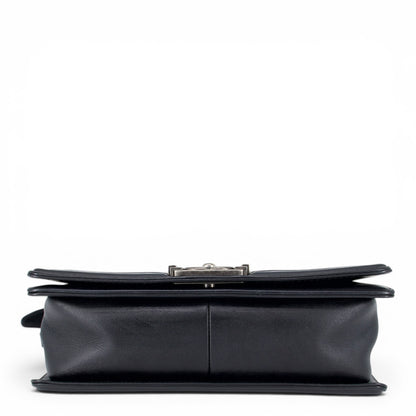 Chanel Medium Boy schwarz RHW