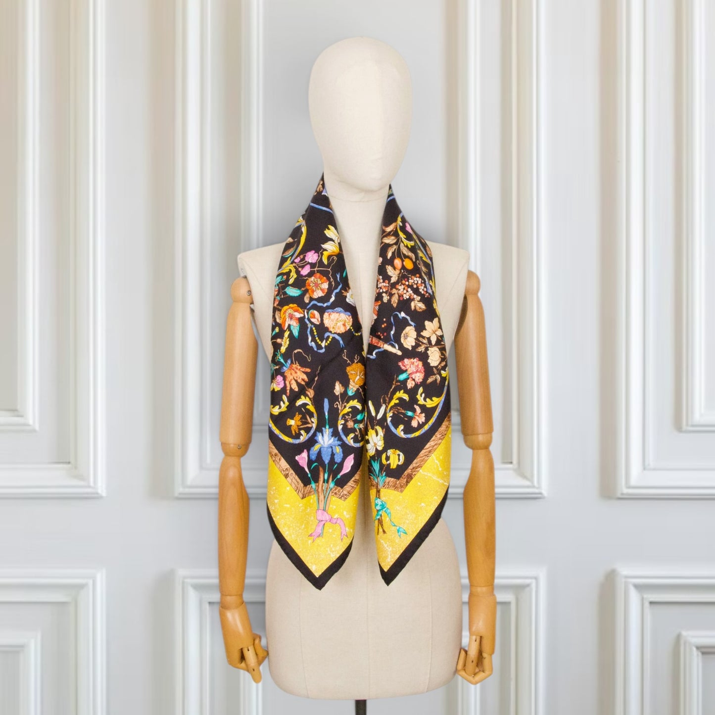 Hermès Carré "Pierres d'Orient et d'Occident" schwarz