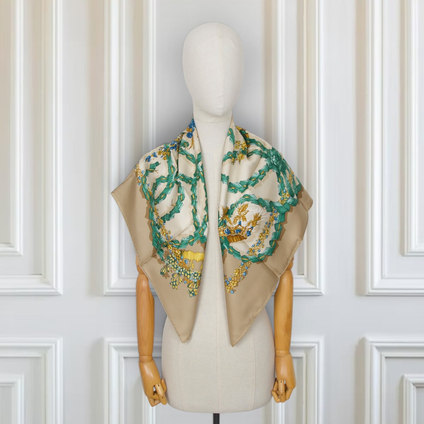 Hermès Carré "Le sacre du Printemps" beige