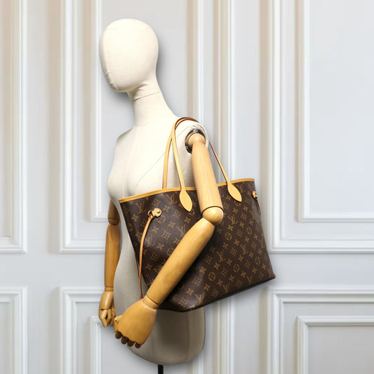Louis Vuitton Neverfull MM Monogram fuchsia
