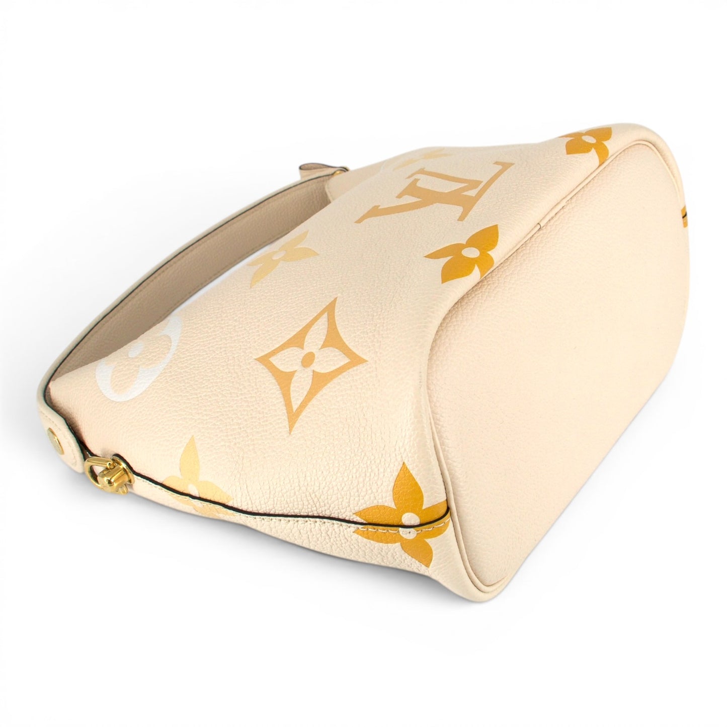Louis Vuitton Marshmallow PM empreinte by the pool