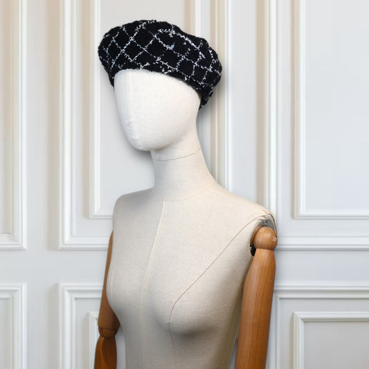 Chanel Beret Tweed marine/weiss Gr. S