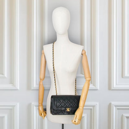 Chanel Diana flap bag schwarz GHW
