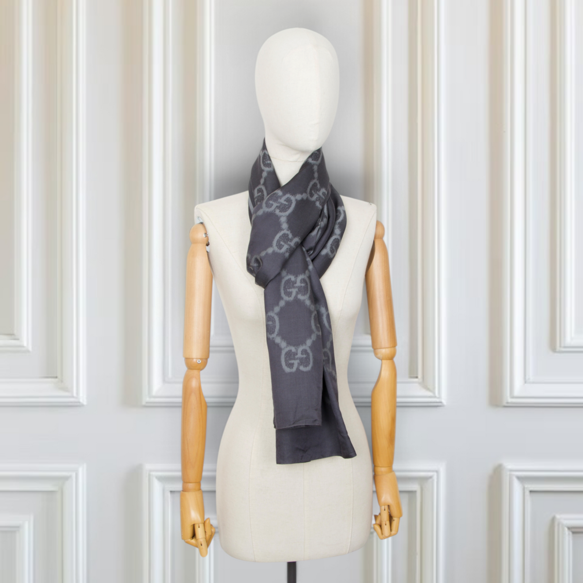 Gucci Wendeschal GG grau