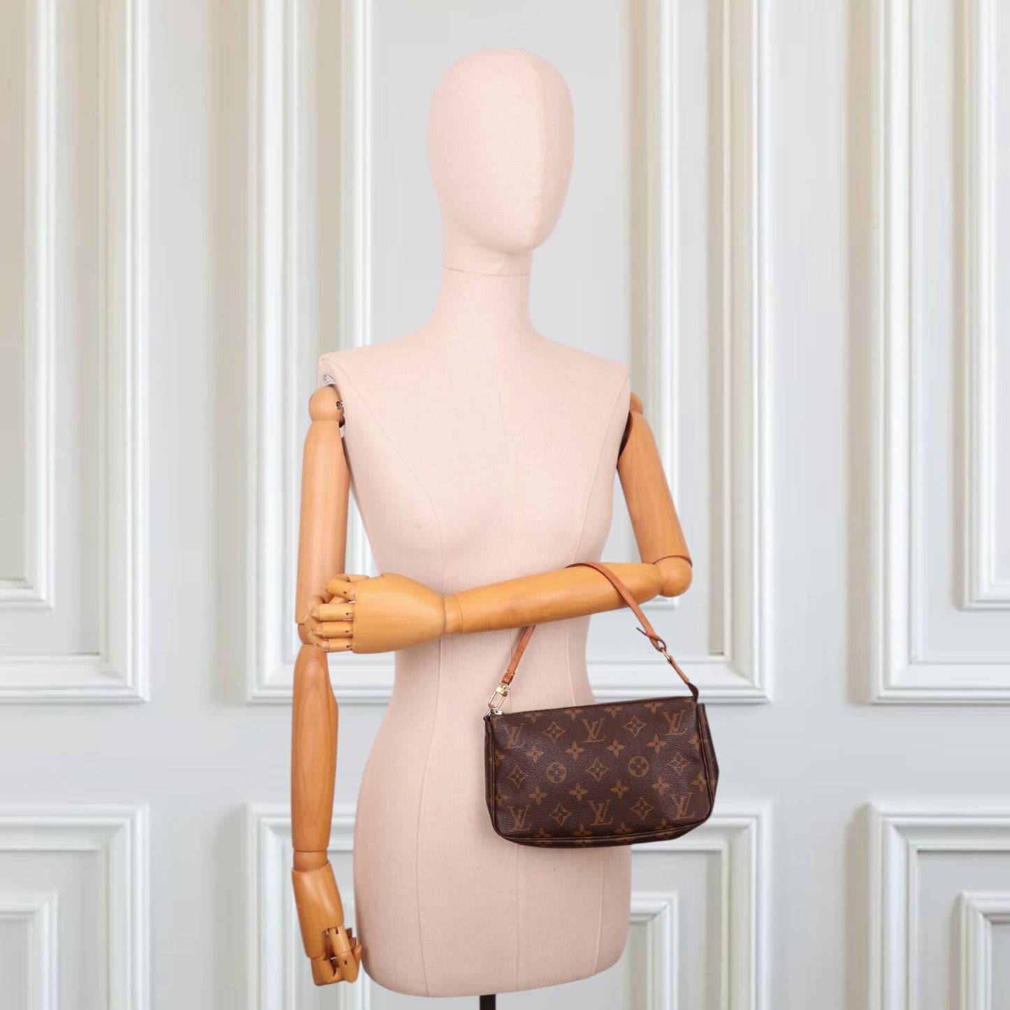 Louis Vuitton Pochette Accessoires monogram