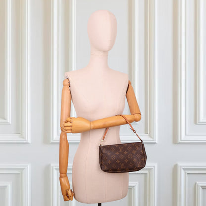 Louis Vuitton Pochette Accessoires monogram