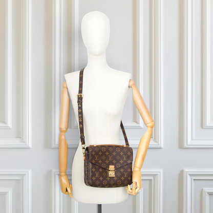 Louis Vuitton Pochette Métis Monogram