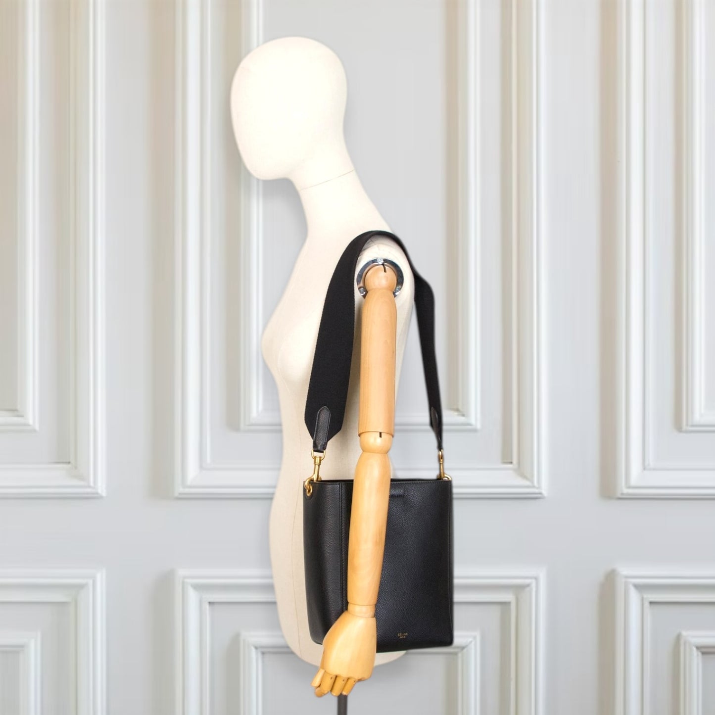 Céline Sangle bucket small schwarz