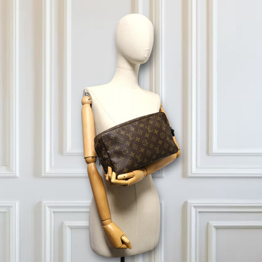 Louis Vuitton Trousse toilette 28 Monogram
