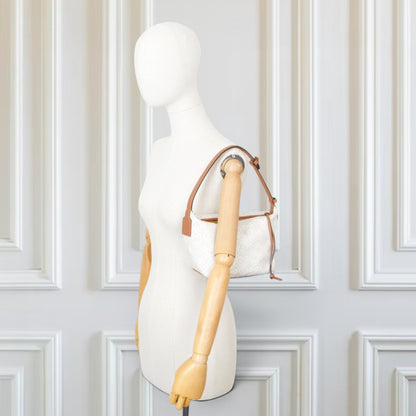 Loewe Cubi Anagram beige